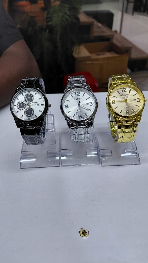 Wamda Black Dial Analog Watch