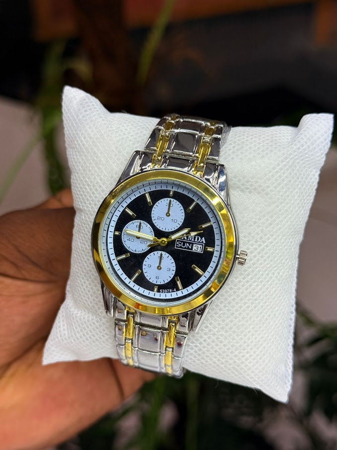 Wamda Silver Chronograph Watch (Black Dial)